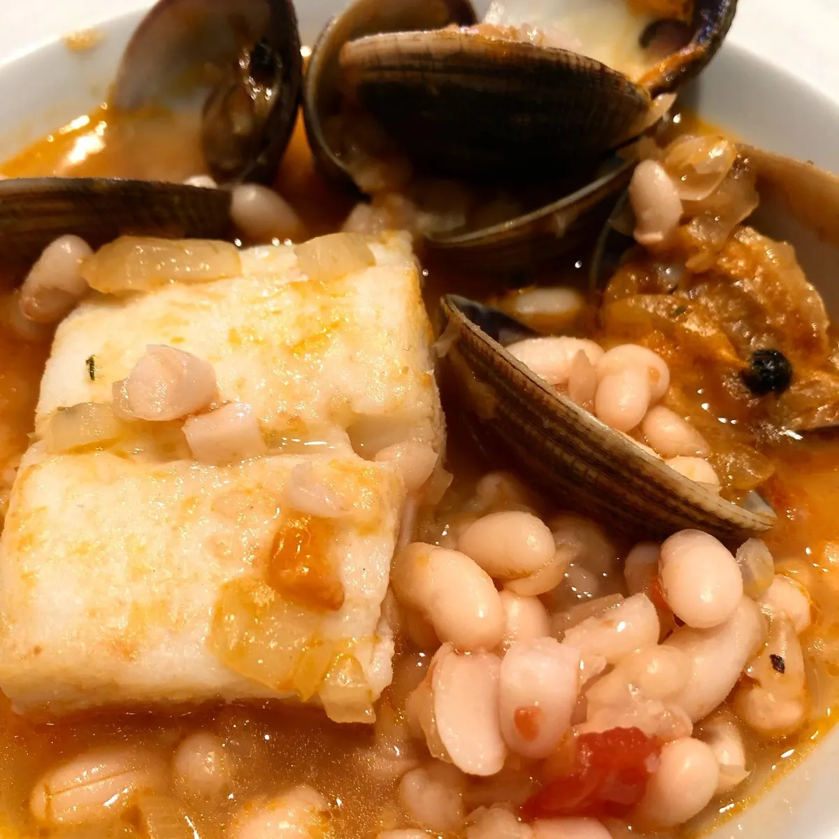 Cod with ganxet beans and clams, from the menu at La Estrella 1924