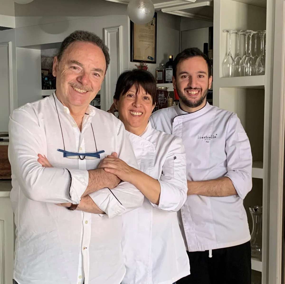 En Jordi, la Pepi i en Pau, la família al capdavant del restaurant La Estrella 1924 al Born